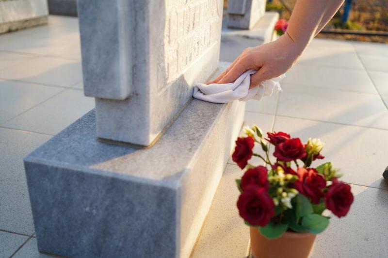 Comment r&eacute;nover une tombe en pierre &agrave; Lons-le-Saunier ?
